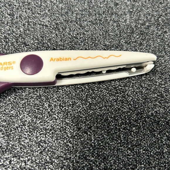 Fiskars Edging Craft Scissors Set - Picture 3 of 6